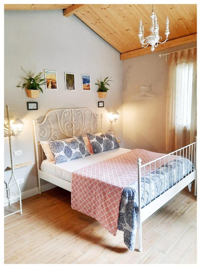 La Casina Bed & Breakfast Trecasali Exterior photo